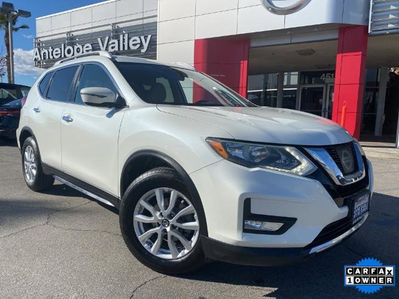 Certified 2017 Nissan Rogue SV image 1