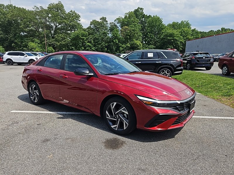 Certified 2025 Hyundai Elantra Sport image 1