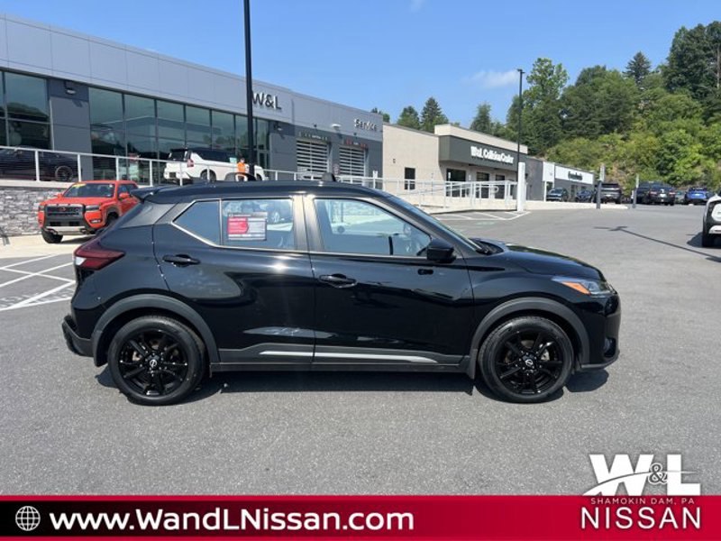 Certified 2022 Nissan Kicks SR image 1