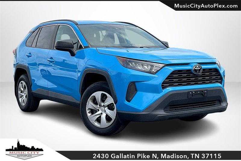 Used 2019 Toyota RAV4 LE image 1