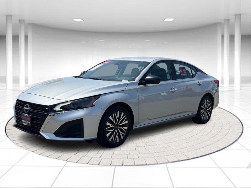 Certified 2023 Nissan Sentra SV image 1