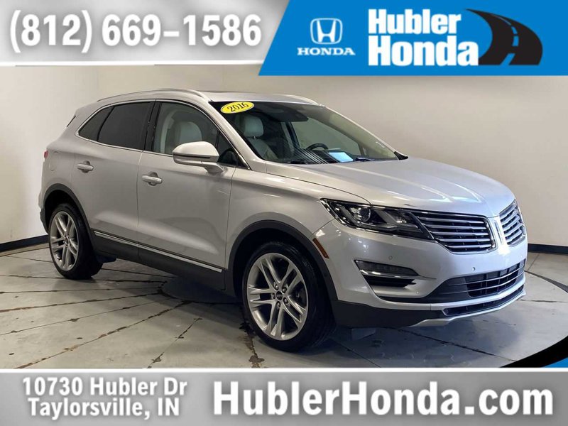 Used 2016 Lincoln MKC Reserve image 1