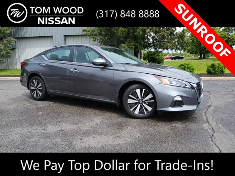 Certified 2022 Nissan Altima 2.5 SV w/ SV Premium Package image 1