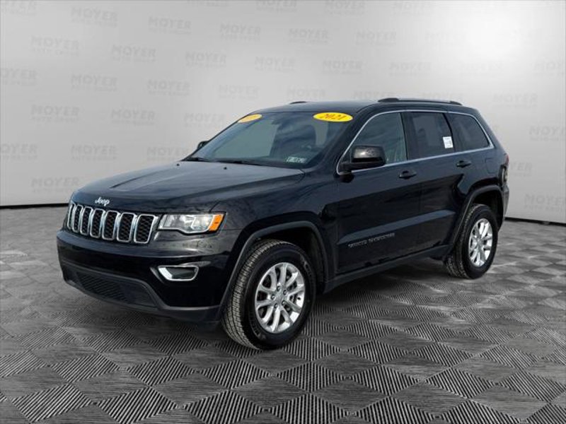 Certified 2021 Jeep Grand Cherokee Laredo w/ Security & Convenience Group image 1