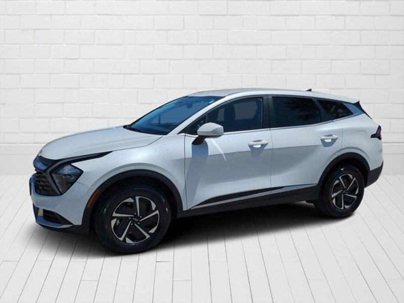 Certified 2023 Kia Sportage LX image 1
