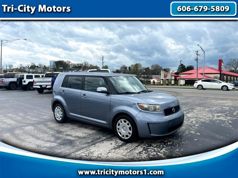 Used 2010 Scion xB image 1