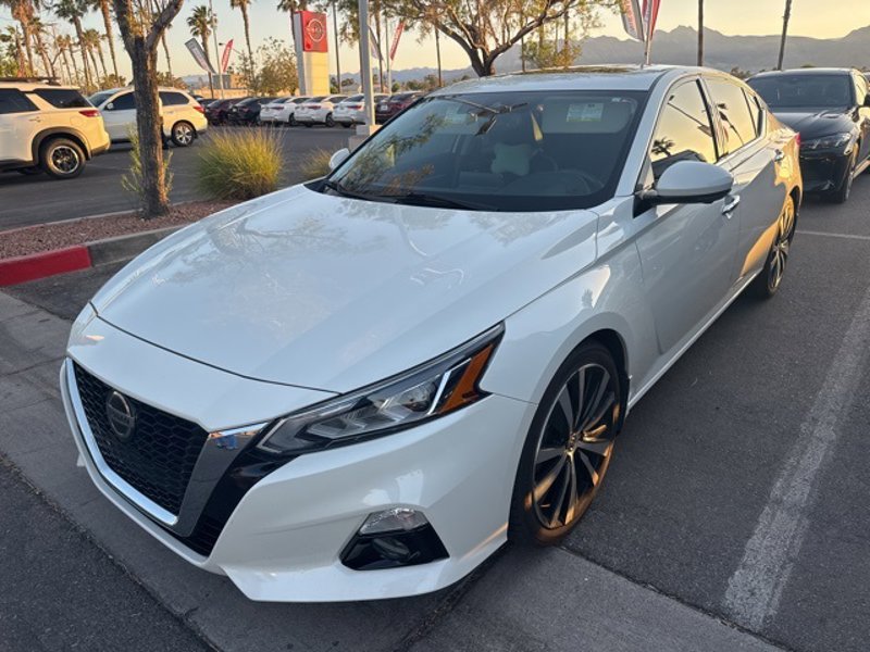 Certified 2020 Nissan Altima 2.5 Platinum image 1