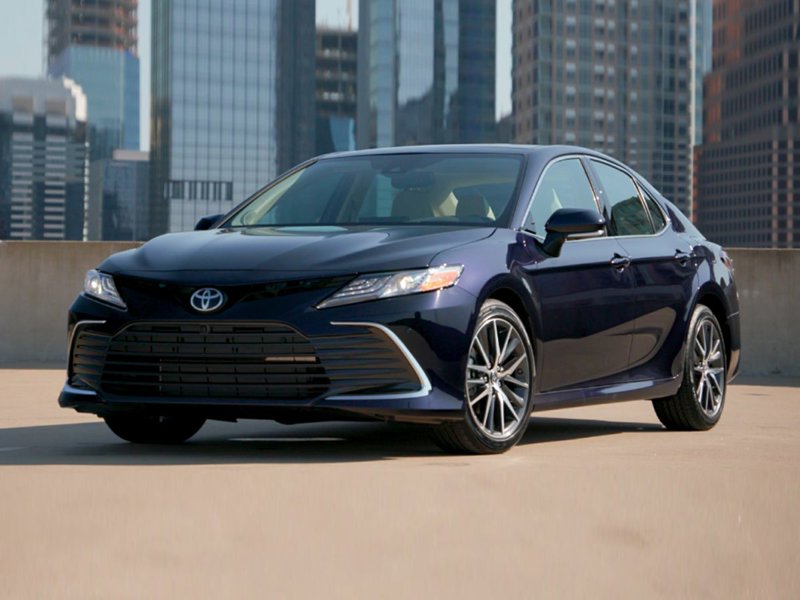 Used 2021 Toyota Camry SE image 1