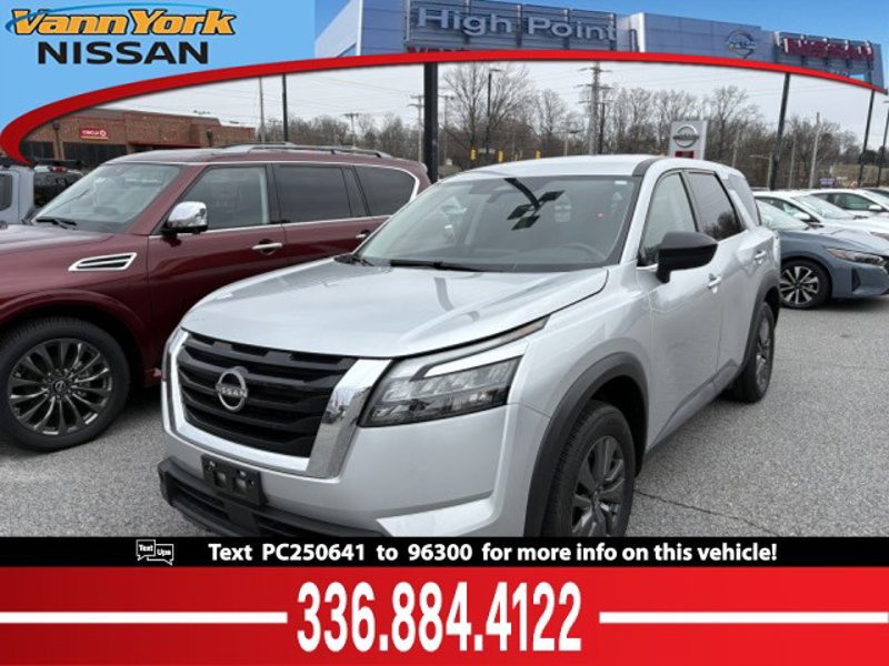 Certified 2023 Nissan Pathfinder S image 1