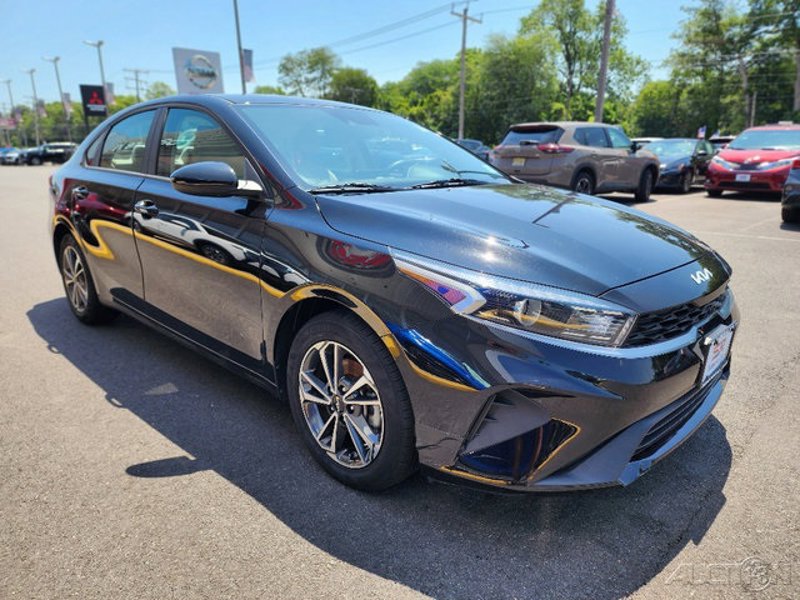 Certified 2022 Kia Forte LXS image 1