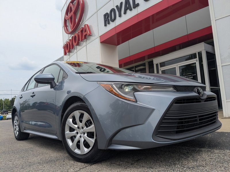 Used 2023 Toyota Corolla LE image 1