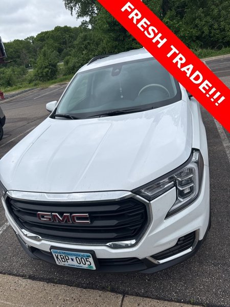 Certified 2022 GMC Terrain SLE w/ Driver Convenience Package image 1