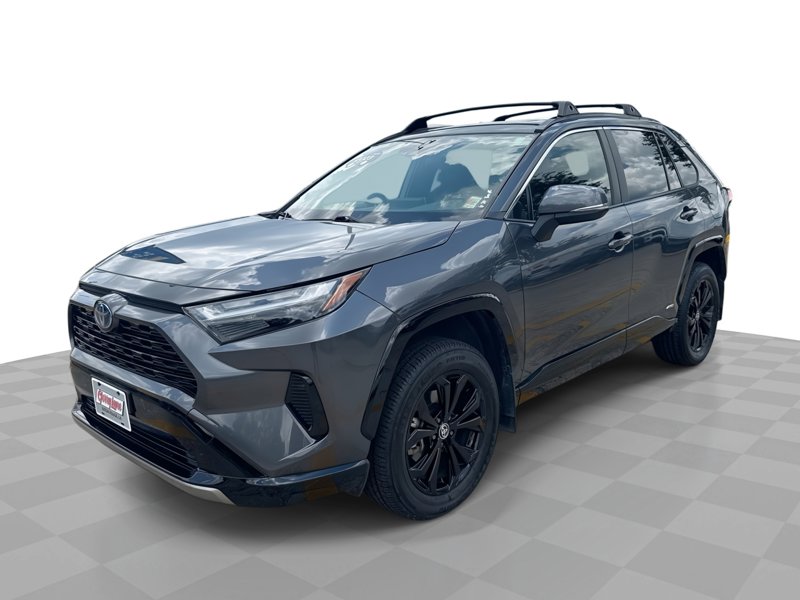 Used 2023 Toyota RAV4 SE image 1