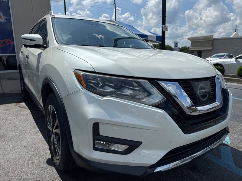 Used 2017 Nissan Rogue SL w/ SL Premium Package image 1