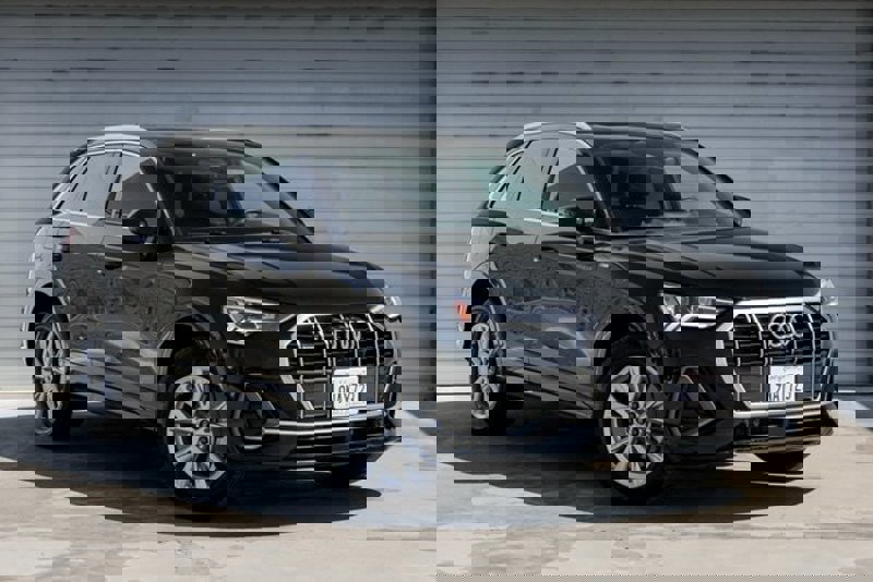 Certified 2024 Audi Q3 2.0T Premium Plus w/ Premium Plus Package image 1
