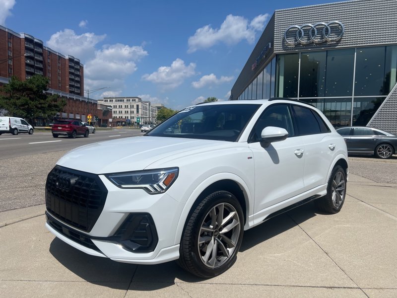 Certified 2024 Audi Q3 2.0T Premium Plus w/ Premium Plus Package image 1