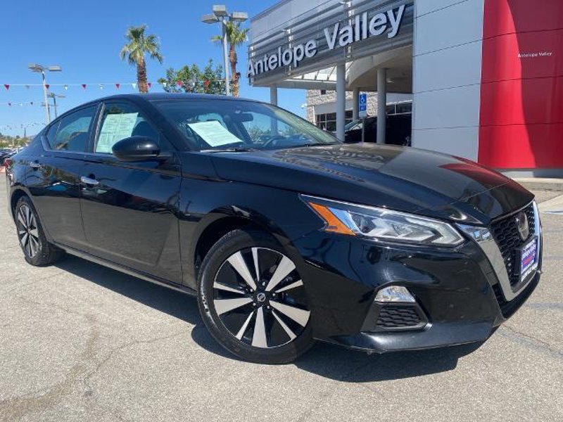 Certified 2022 Nissan Altima 2.5 SV image 1