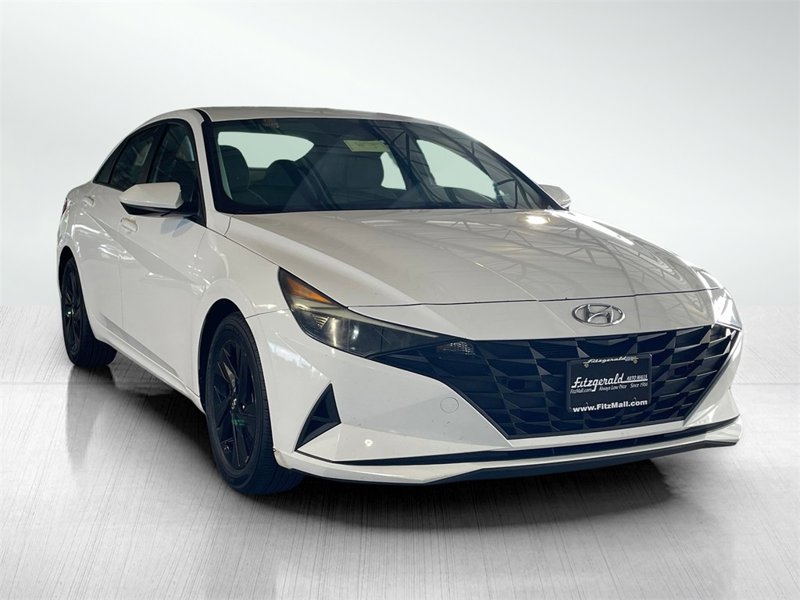 Used 2022 Hyundai Elantra Blue image 1