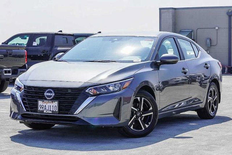 Certified 2025 Nissan Sentra SV image 1