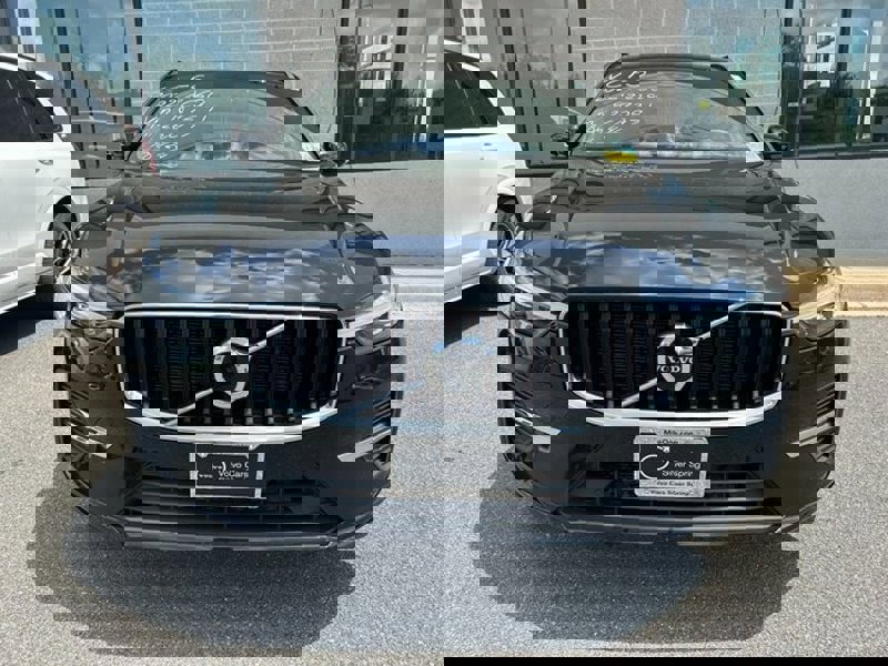 Certified 2022 Volvo XC60 B5 Momentum w/ Climate Package image 1