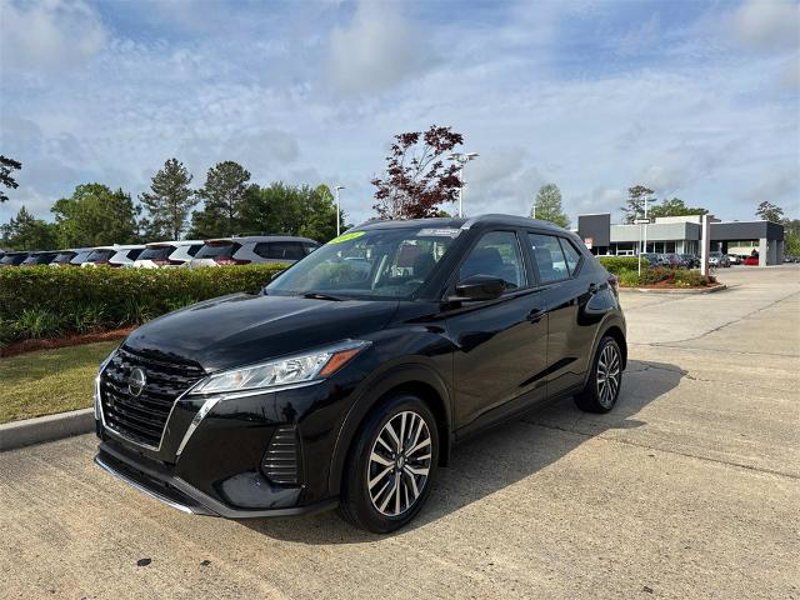 Certified 2021 Nissan Kicks SV image 1