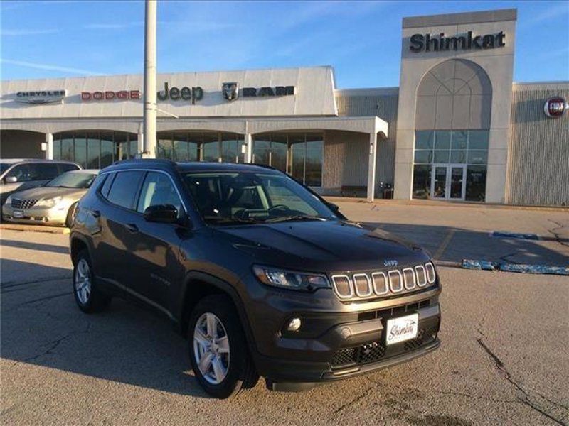 Certified 2022 Jeep Compass Latitude w/ Convenience Group image 1