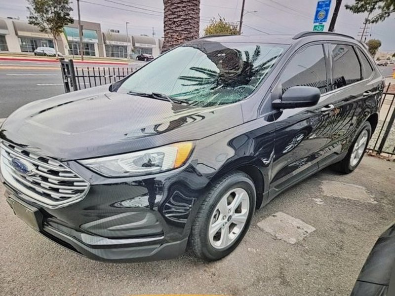 Used 2021 Ford Edge SE image 1