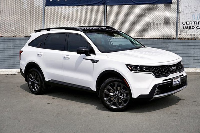 Certified 2022 Kia Sorento SX Prestige w/ Rust Color Package image 1