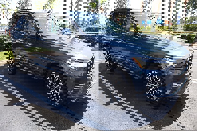 Certified 2023 Volvo XC60 B5 Core w/ Climate Package image 1