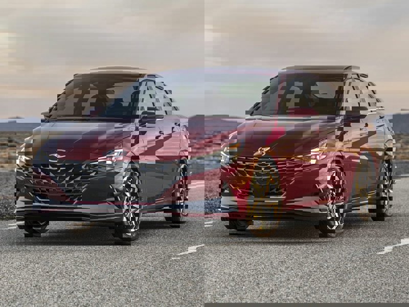 Used 2023 Hyundai Elantra Limited image 1
