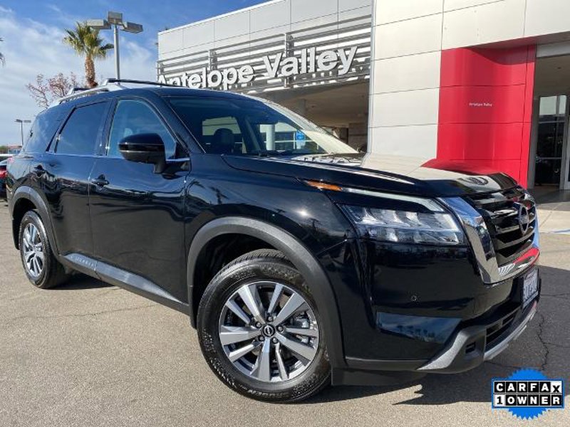 Certified 2024 Nissan Pathfinder SL image 1