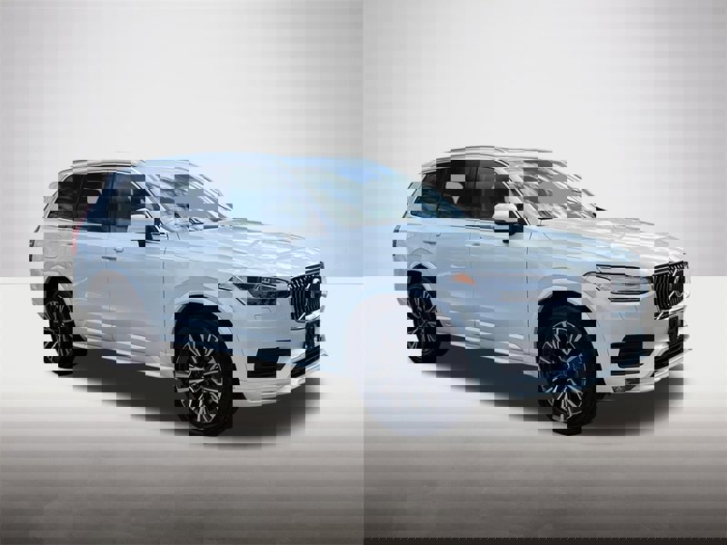 Certified 2022 Volvo XC90 T5 Momentum w/ Climate Package image 1