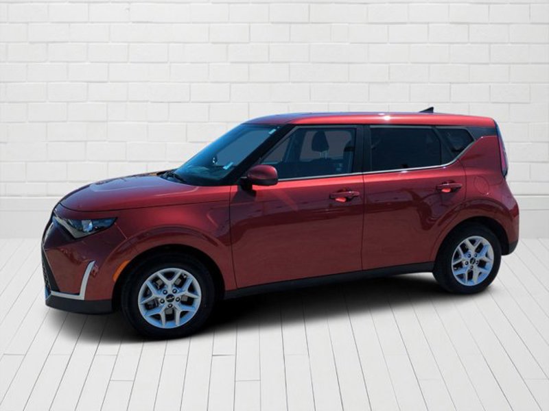 Certified 2023 Kia Soul S image 1