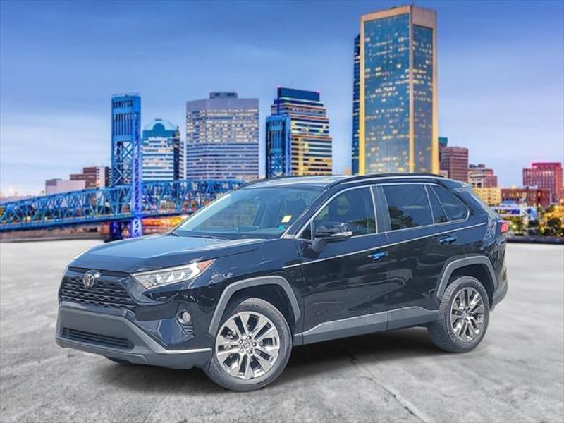 Certified 2020 Toyota RAV4 XLE image 1