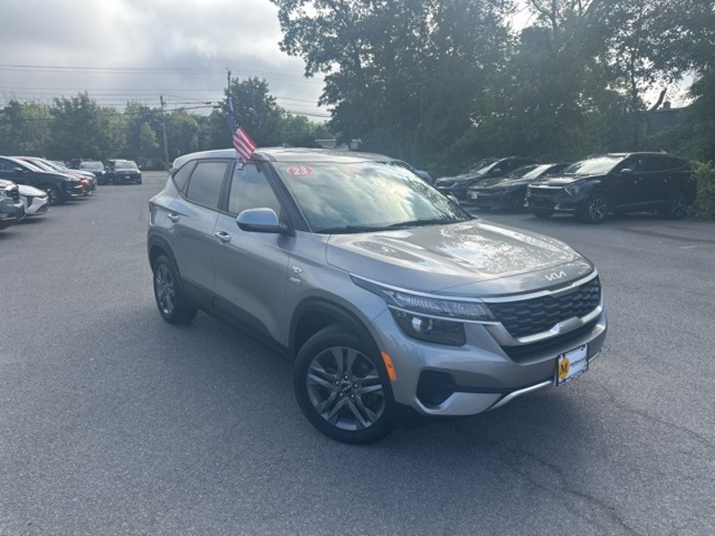 Certified 2023 Kia Seltos LX image 1