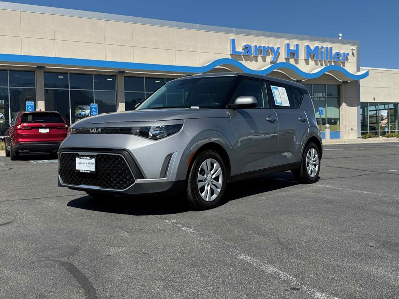Used 2023 Kia Soul LX image 1