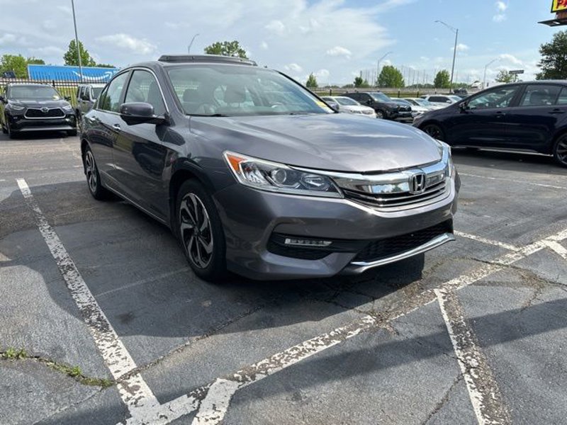 Used 2016 Honda Accord EX image 1