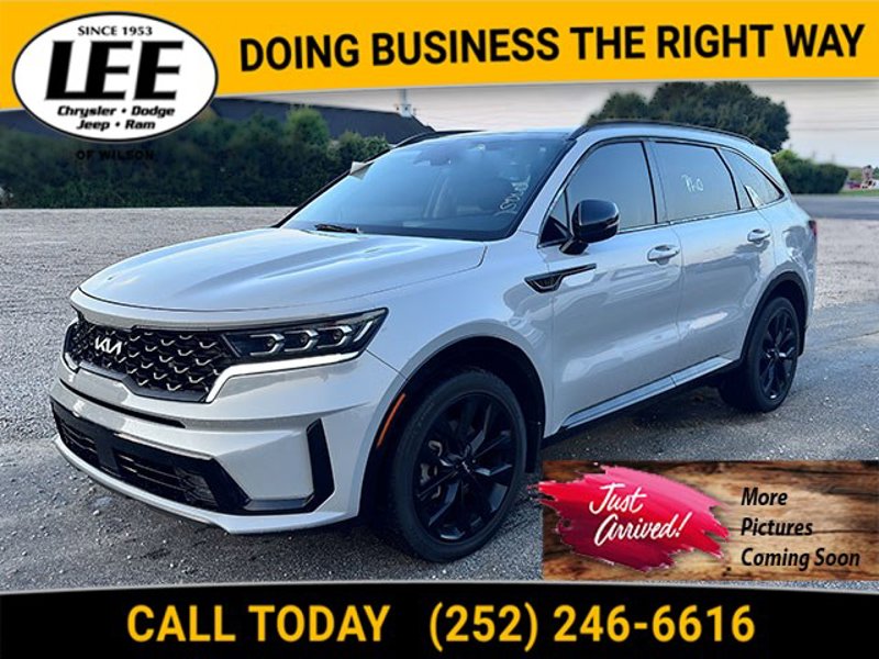 Used 2022 Kia Sorento SX image 1