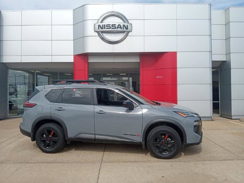 Certified 2025 Nissan Rogue SV image 1
