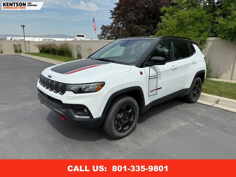 Used 2023 Jeep Compass Trailhawk image 1