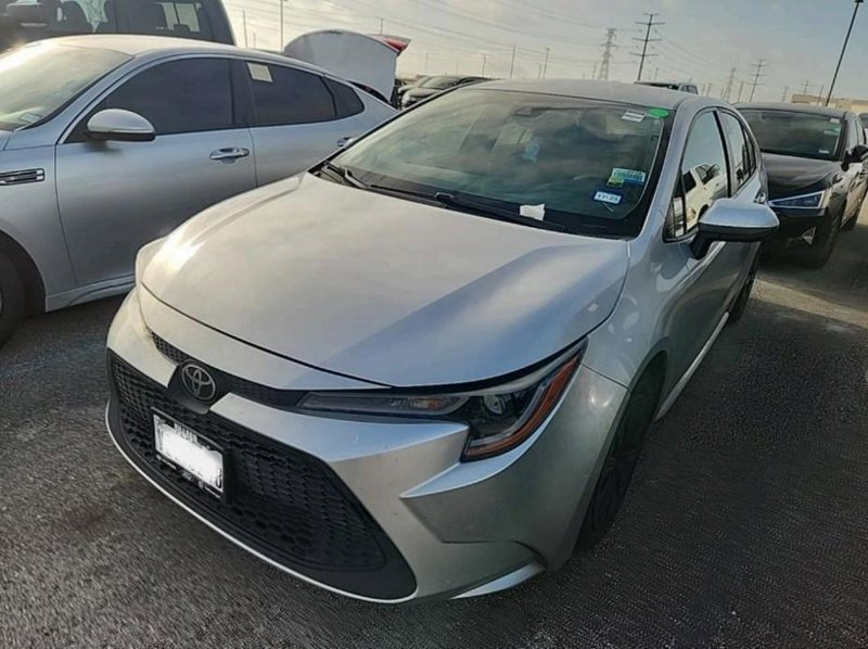 Used 2022 Toyota Corolla LE image 1