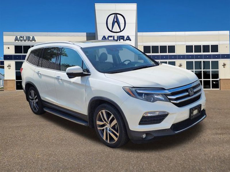 Used 2017 Honda Pilot Touring image 1