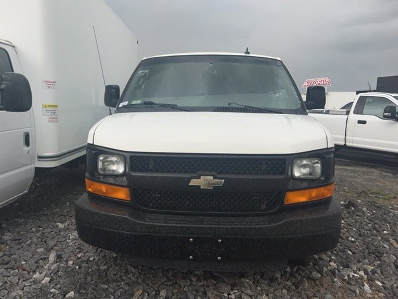 Used 2016 Chevrolet Express 2500 image 1