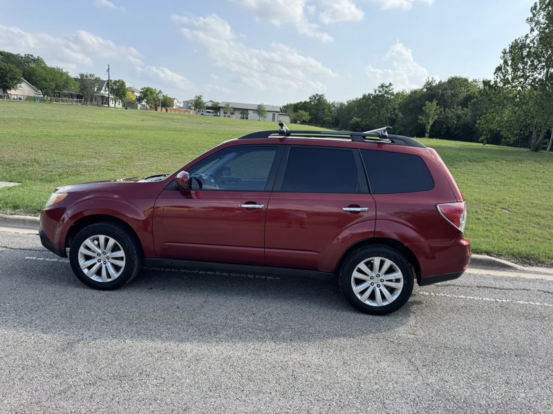 Used 2011 Subaru Forester 2.5X Premium image 1