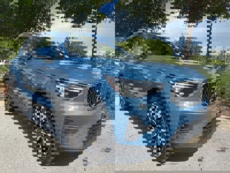 Certified 2023 Volvo XC40 B5 Plus w/ Protection Package Premier image 1