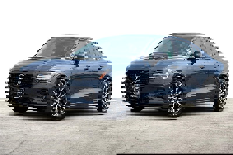 Certified 2022 Volvo S60 B5 Momentum w/ Premium Package image 1