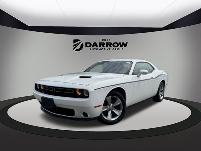 Certified 2018 Dodge Challenger SXT image 1