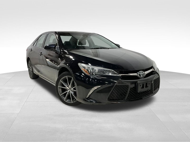 Used 2015 Toyota Camry XSE image 1