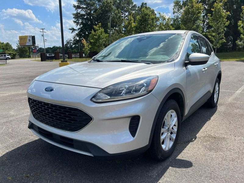 Used 2020 Ford Escape SE image 1