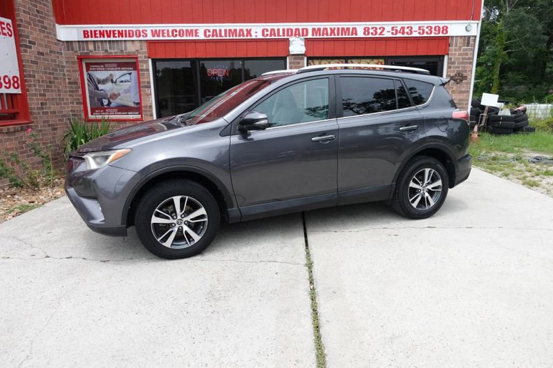 Used 2016 Toyota RAV4 XLE image 1